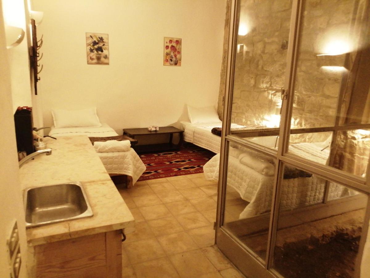 Dana Gardens Hotel エクステリア 写真